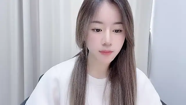 chloe-01 online show from 17, 12, 2024