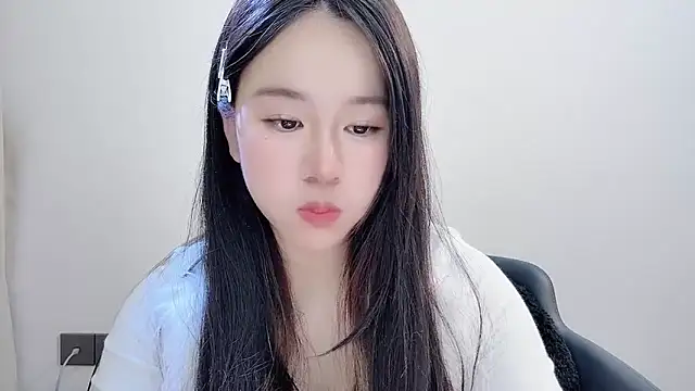 chloe-01 online show from 3, 12, 2025