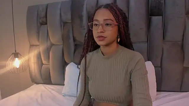 Lorena Vieira  online show from 7, 3, 2025