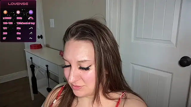 Snapshot of Brooklyn_Bee chatting on 1, 1, 2025 Brooklyn Bee online show from 1, 1, 2025