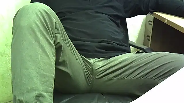 Snapshot of nikdov3 chatting on 2, 10, 2025 nikdov3 online show from 2, 10, 2025