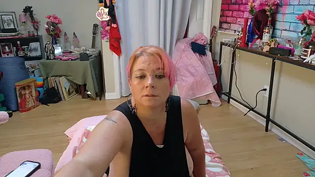 Luna1984 online show from 1, 10, 2025