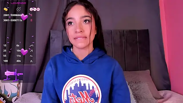 Snapshot of Mereo_leona chatting on 4, 1, 2025 Mereo leona online show from 4, 1, 2025