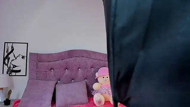 Snapshot of LunaSmitt chatting on 28, 9, 2025 LunaSmitt online show from 28, 9, 2025