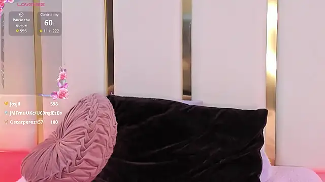 Snapshot of SalommeFlores chatting on 1, 2, 2025 SalommeFlores online show from 1, 2, 2025