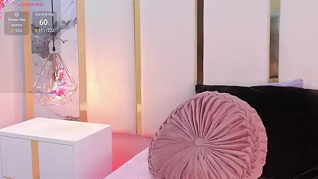 Snapshot of SalommeFlores chatting on 12, 2, 2025 SalommeFlores online show from 12, 2, 2025