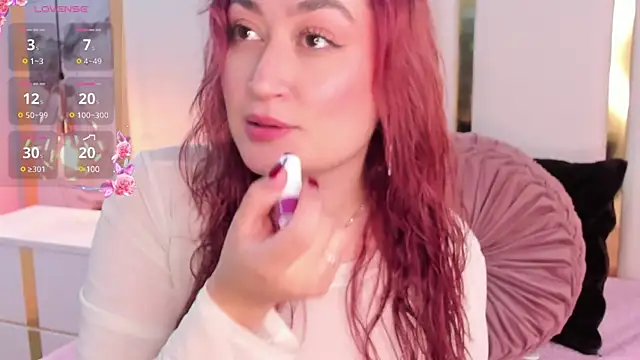 Snapshot of SalommeFlores chatting on 14, 2, 2025 SalommeFlores online show from 14, 2, 2025