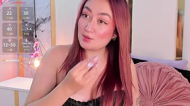 Snapshot of SalommeFlores chatting on 23, 2, 2025 SalommeFlores online show from 23, 2, 2025