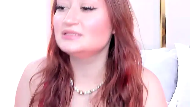 Snapshot of SalommeFlores chatting on 6, 10, 2025 SalommeFlores online show from 6, 10, 2025