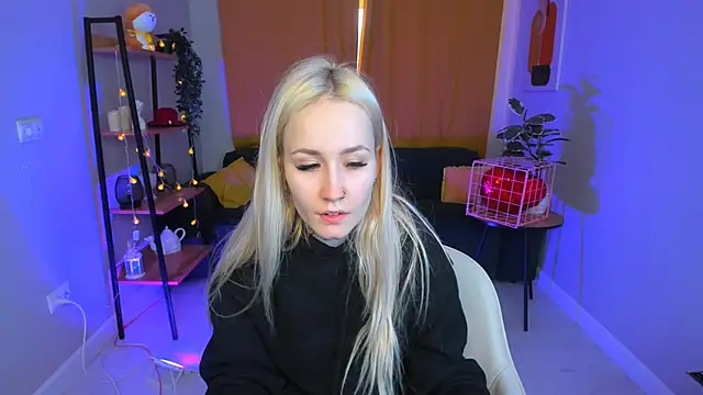 Bunny  of love online show from 7, 3, 2025