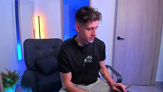 Snapshot of Jasperjoness chatting on 11, 1, 2025 Jasperjoness online show from 11, 1, 2025