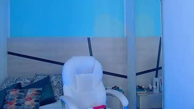 Snapshot of violeta_leon chatting on 8, 1, 2025 violeta leon online show from 8, 1, 2025