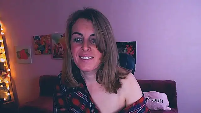 Hot Milady online show from 3, 2, 2025