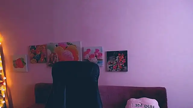 Hot Milady online show from 6, 2, 2025