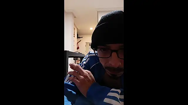 Snapshot of BaalPas chatting on 4, 12, 2025 BaalPas online show from 4, 12, 2025