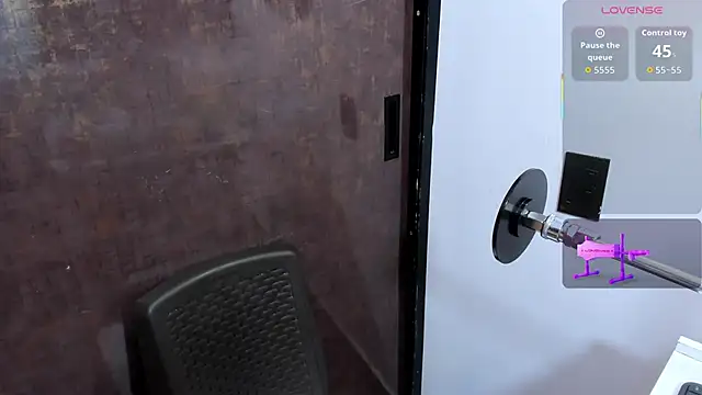 klhoe boobs online show from 5, 10, 2025