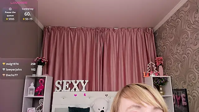 KattyPeachX online show from 8, 1, 2025