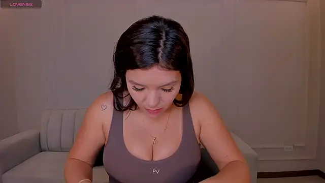 Snapshot of ValeriaRoldanX chatting on 10, 6, 2026 ValeriaRoldanX online show from 10, 6, 2026