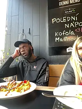 MacTroy online show from 6, 4, 2026