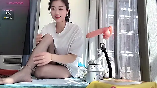 Snapshot of QianF-666 chatting on 10, 2, 2025 QianF-666 online show from 10, 2, 2025