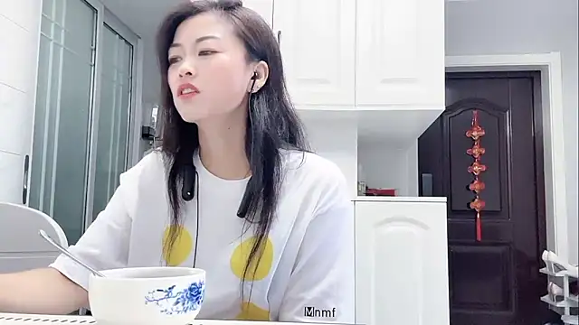 Snapshot of QianF-666 chatting on 10, 9, 2025 QianF-666 online show from 10, 9, 2025