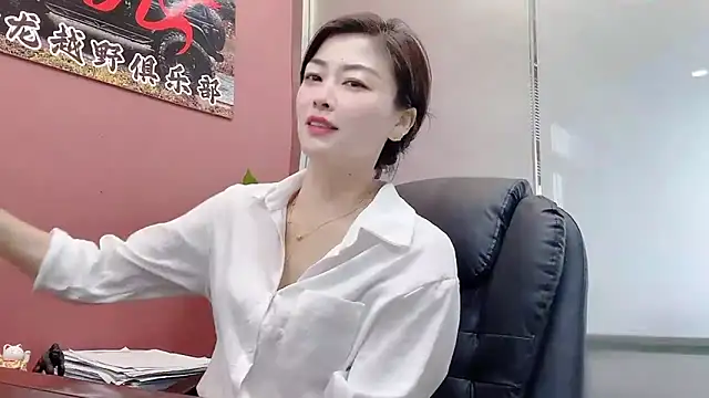 Snapshot of QianF-666 chatting on 18, 10, 2025 QianF-666 online show from 18, 10, 2025