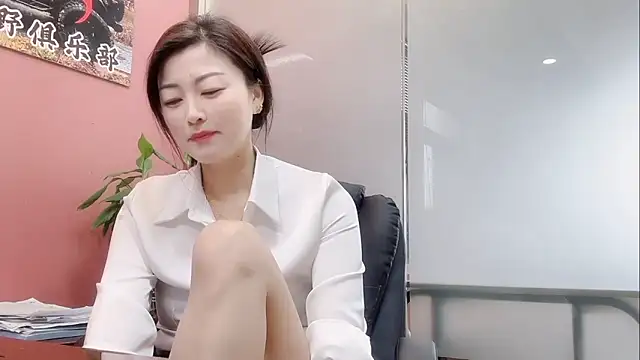 Snapshot of QianF-666 chatting on 19, 10, 2025 QianF-666 online show from 19, 10, 2025