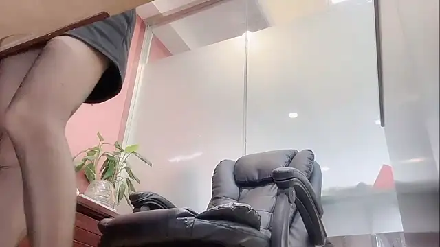 Snapshot of QianF-666 chatting on 20, 12, 2025 QianF-666 online show from 20, 12, 2025