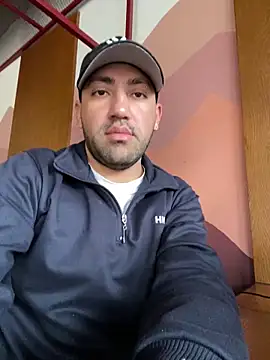 JuanZapata33 online show from 25, 1, 2025