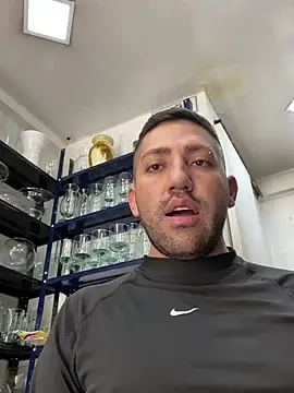 JuanZapata33 online show from 14, 2, 2025