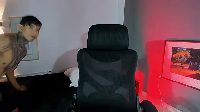 Snapshot of Travistanner_28 chatting on 26, 11, 2025 Travistanner 28 online show from 26, 11, 2025