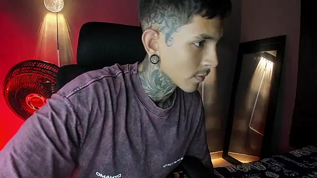 Travistanner 28 online show from 5, 4, 2026