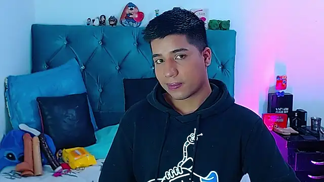 Snapshot of Randy_horny chatting on 27, 2, 2025 Randy horny online show from 27, 2, 2025