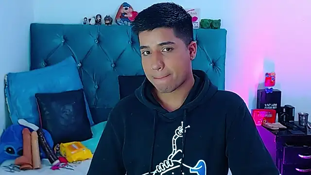 Snapshot of Randy_horny chatting on 27, 2, 2025 Randy horny online show from 27, 2, 2025