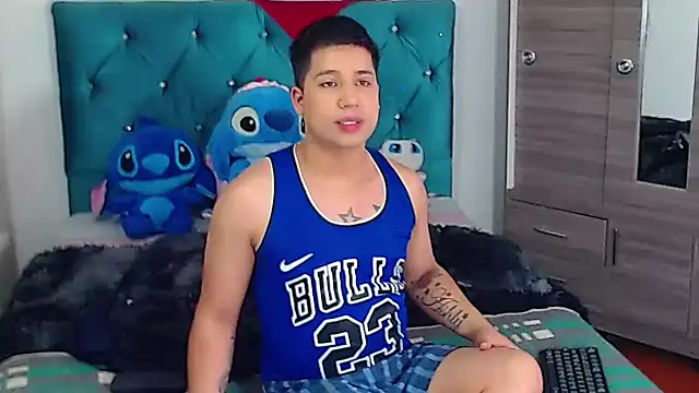 Snapshot of Randy_horny chatting on 16, 12, 2025 Randy horny online show from 16, 12, 2025