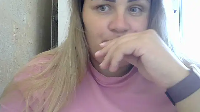 Snapshot of Honeydew-Waves chatting on 16, 9, 2025 Honeydew-Waves online show from 16, 9, 2025