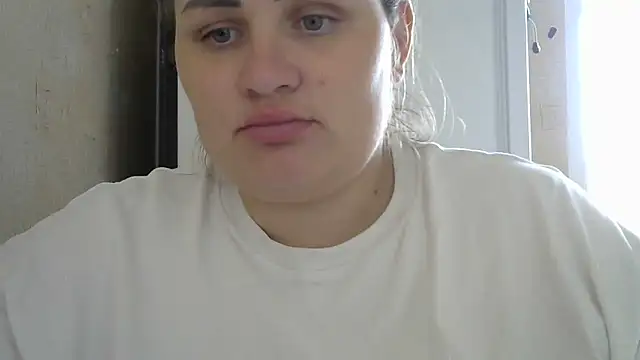 Snapshot of Honeydew-Waves chatting on 19, 9, 2025 Honeydew-Waves online show from 19, 9, 2025