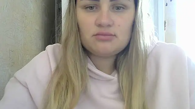 Snapshot of Honeydew-Waves chatting on 13, 10, 2025 Honeydew-Waves online show from 13, 10, 2025