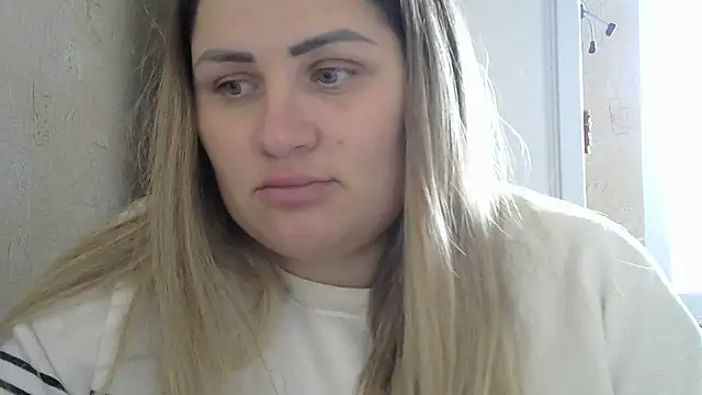 Snapshot of Honeydew-Waves chatting on 17, 10, 2025 Honeydew-Waves online show from 17, 10, 2025