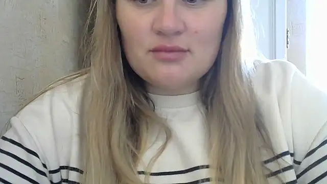 Snapshot of Honeydew-Waves chatting on 3, 11, 2025 Honeydew-Waves online show from 3, 11, 2025