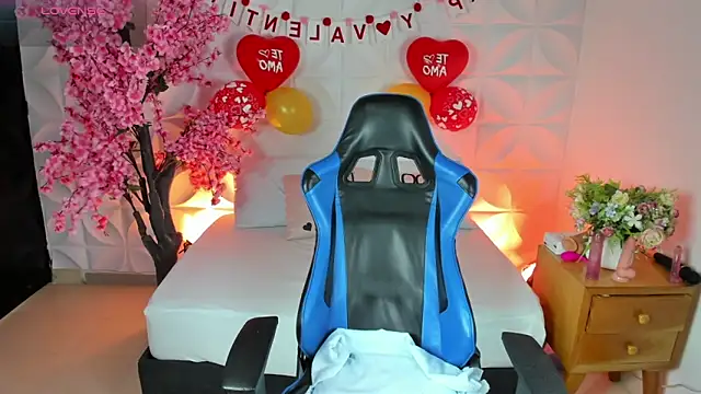 angelica dymond online show from 17, 2, 2025