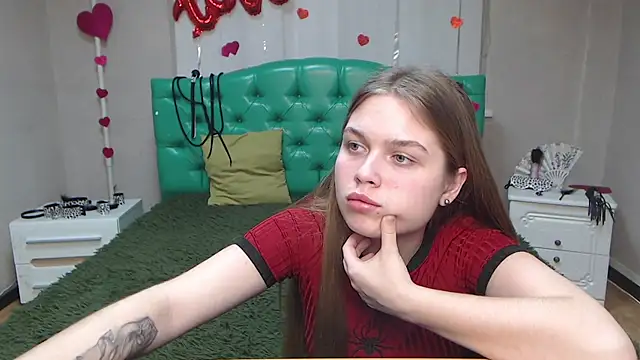 LaraPika online show from 18, 3, 2025