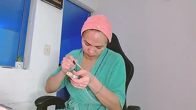 giuliana andrade online show from 25, 3, 2026