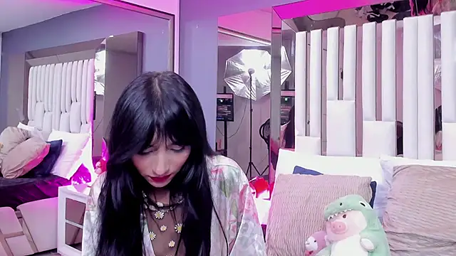 Kitty Eliffe online show from 6, 3, 2025