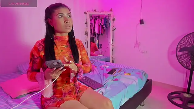 Snapshot of catalina_and_roger chatting on 3, 2, 2025 catalina and roger online show from 3, 2, 2025