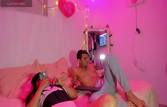 Snapshot of catalina_and_roger chatting on 15, 2, 2025 catalina and roger online show from 15, 2, 2025