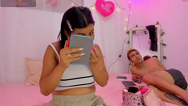 Snapshot of catalina_and_roger chatting on 14, 3, 2025 catalina and roger online show from 14, 3, 2025