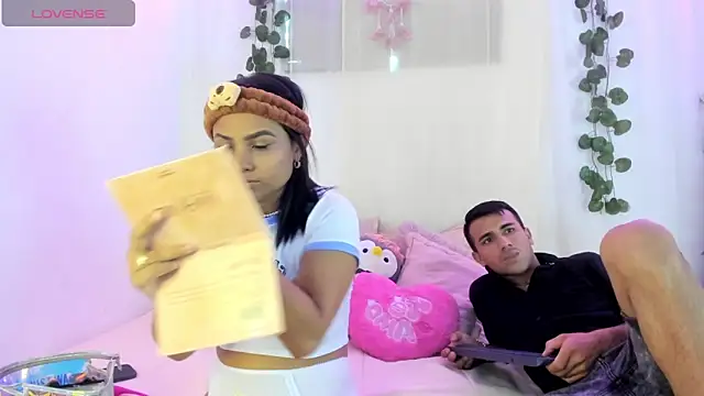 Snapshot of catalina_and_roger chatting on 26, 9, 2025 catalina and roger online show from 26, 9, 2025