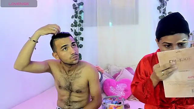 Snapshot of catalina_and_roger chatting on 5, 10, 2025 catalina and roger online show from 5, 10, 2025