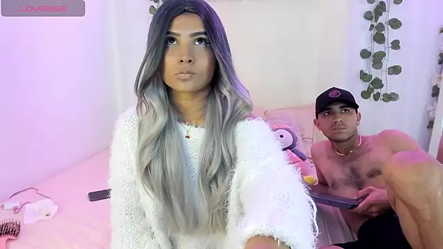 Snapshot of catalina_and_roger chatting on 19, 10, 2025 catalina and roger online show from 19, 10, 2025